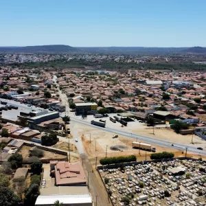 Em São Félix do Coribe, Estado realiza inaugurações.