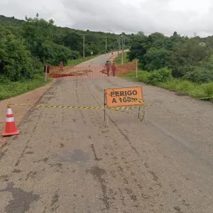 BA-270, entre Encruzilhada e Ribeirão do Largo
