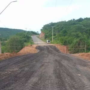 BA-270, entre Encruzilhada e Ribeirão do Largo