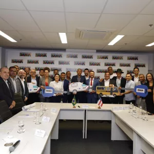 Durante reunião com prefeito, governador detalha ações e investimentos em Baianópolis