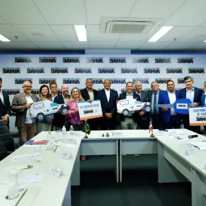 Governador recebe prefeito de Nova Redenção e amplia investimentos no município