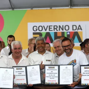 Governador autoriza obras de infraestrutura e educação e reforça serviços em Ipecaetá