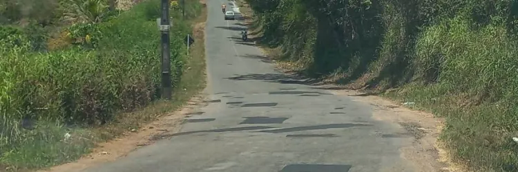 Acesso ao distrito de São Bento do Inhatá, na BA-784, em Amélia Rodrigues