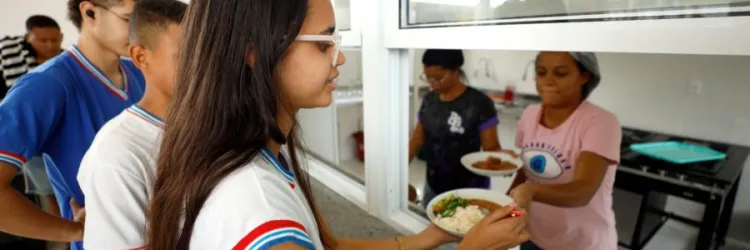 Escola de tempo integral e sistemas de abastecimento de água são entregues em Aiquara