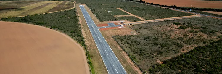 Governador entrega aeródromo
