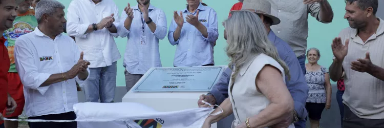 m Caculé, governador entrega obras e reforça serviços.