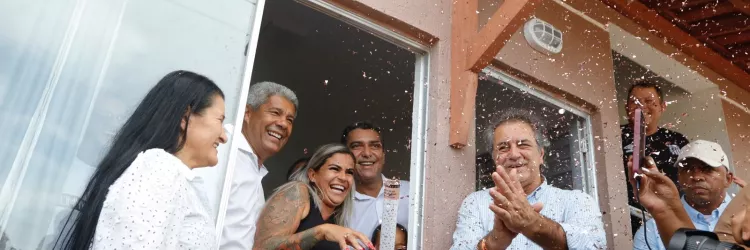 Em Barreiras, governador entrega 500 moradias do Minha Casa, Minha Vida e obras de pavimentação