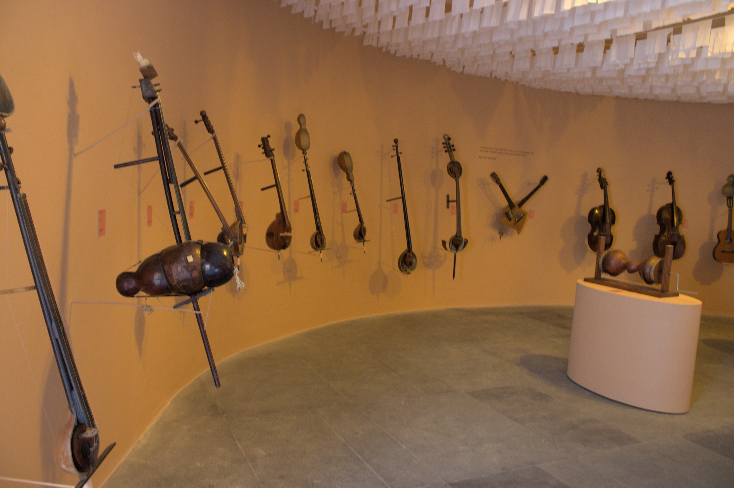 Exposição Smetak na abertura do Projeto Encontro de Mestres