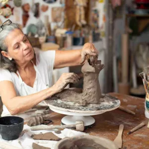 Hilda Salomão comemora 50 anos de trabalho com exposição no MAM