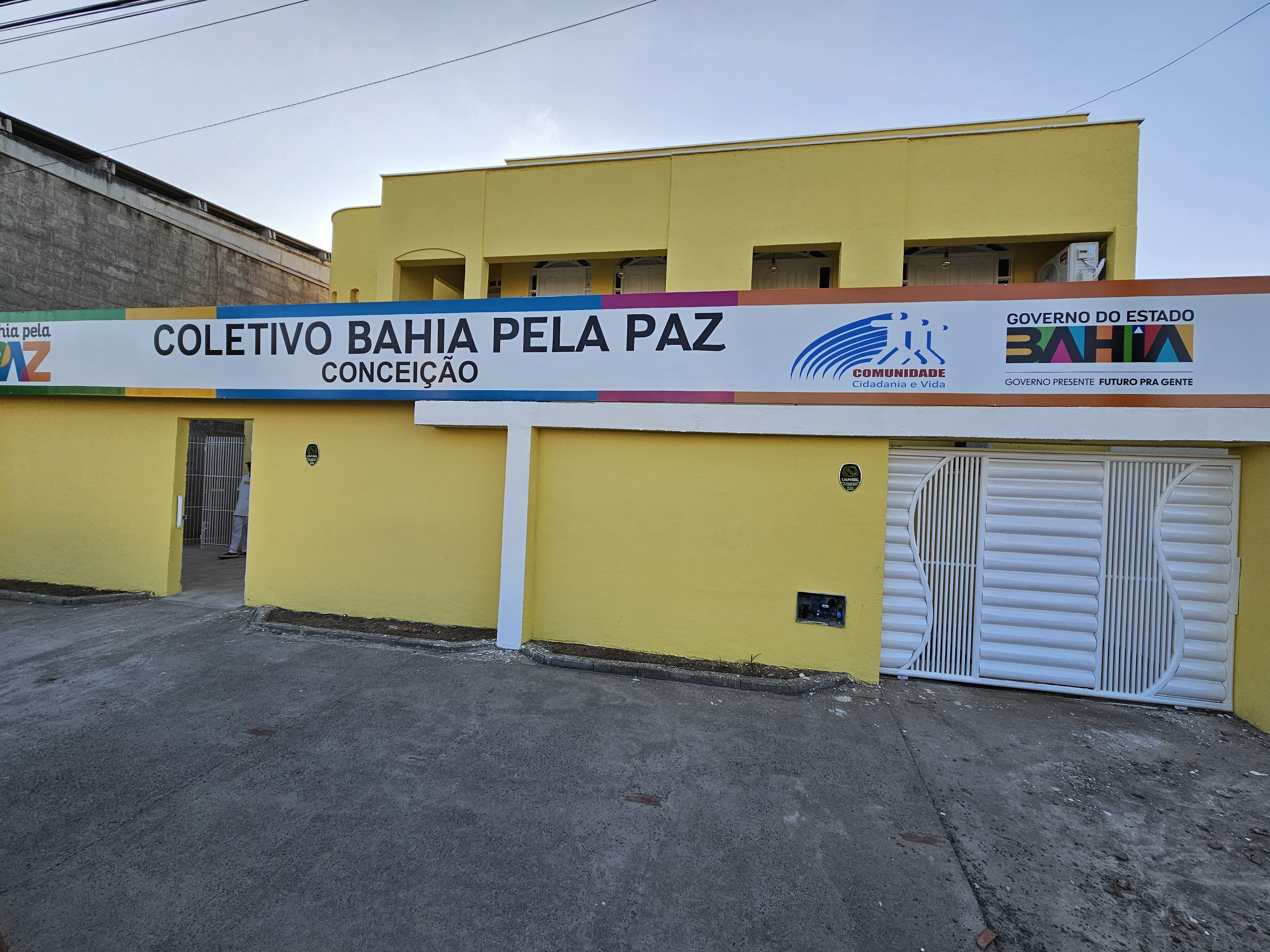 Frente da sede do coletivo bahia pela faz de feira