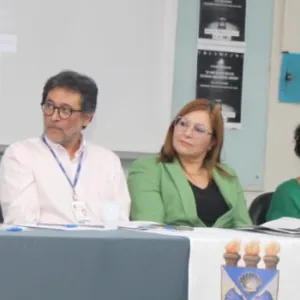 Tricia Calmon na Mesa do seminário internacional sobre impactos de golpes militares no Brasil