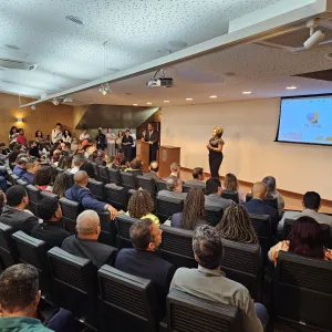 salão de atos cheio