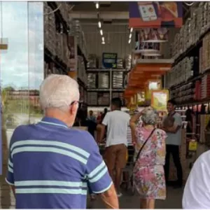  Revistar consumidores em estabelecimentos comerciais é irregular – alerta Procon