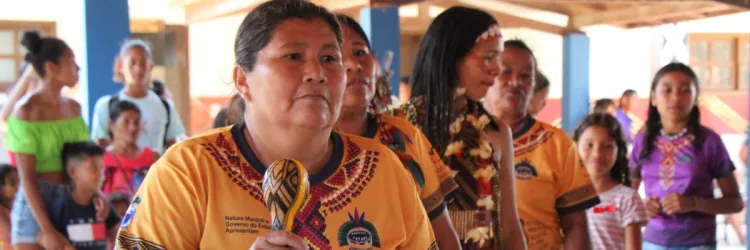 Mulheres indígenas fazendo toré no segundo dia da Caravana de Direitos Humanos da SJDH em Porto Seguro