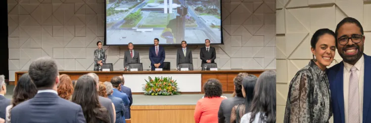Posse PGU / SGCS / AGU -são duas imagens coladas, uma com a mesa, com pessoas vestidas de social e uma do secretário com a nova procuradora, ele veste terno azul e ela veste cinza. Eles sorriem. 