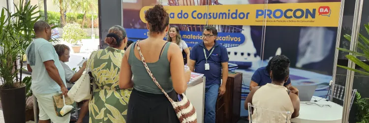 Procon-Ba atendeu consumidores/as no Shopping Piedade