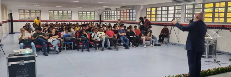 “Procon nas Escolas” fortalece cidadania e ensina consumo consciente a alunos do Colégio Mãe Stella no Cabula 