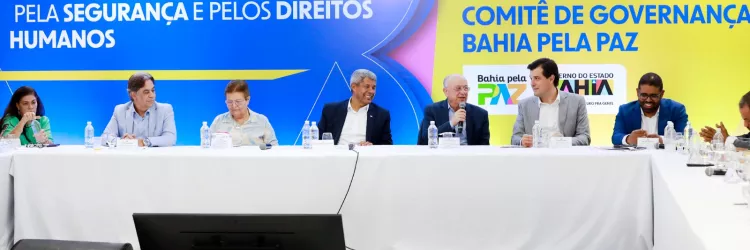 Mesa com o Comitê de Governança em Feira 