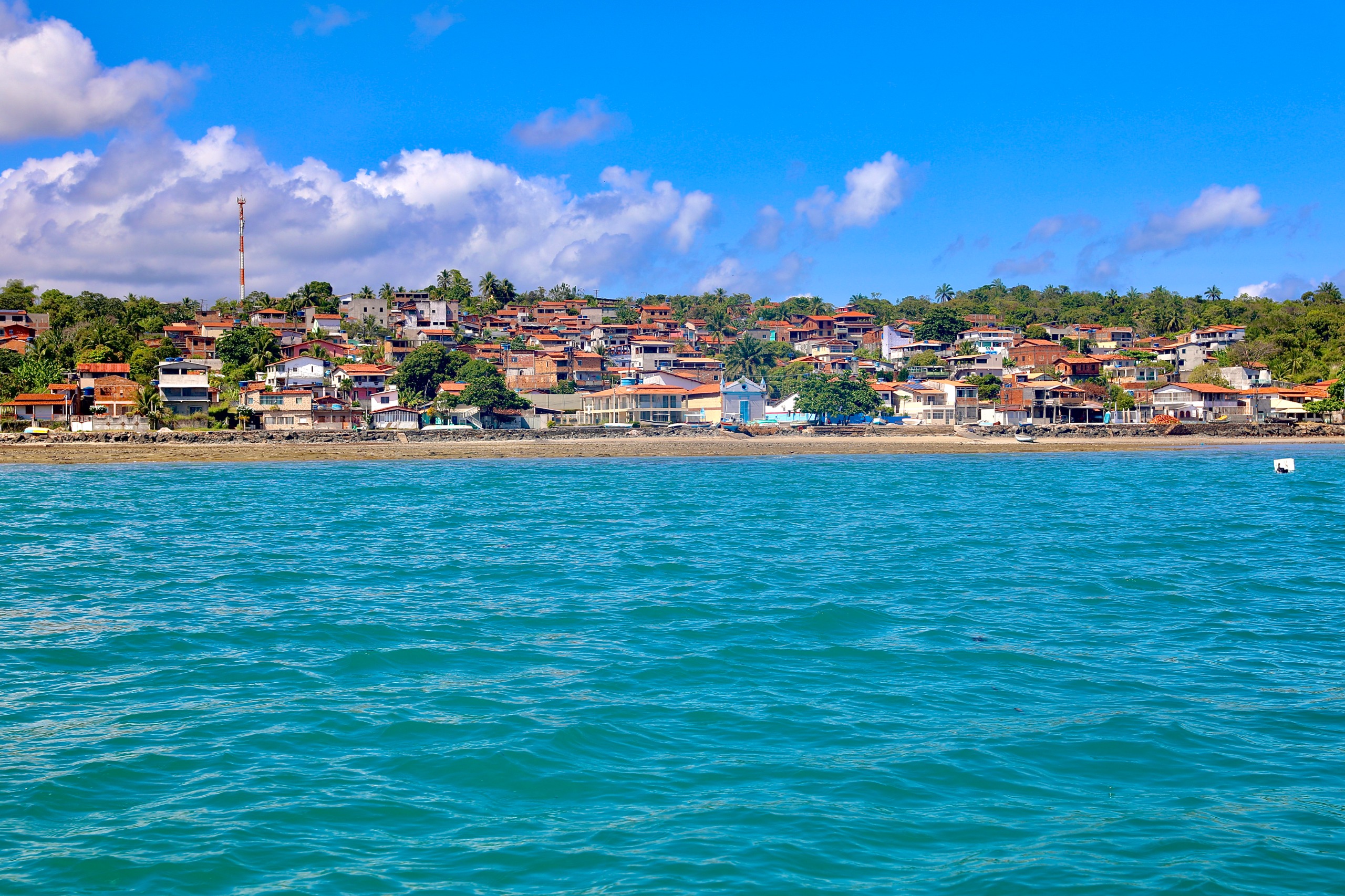 Bahia reforça compromisso com combate à poluição plástica nos oceanos