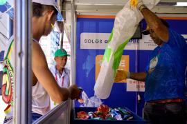 Carnaval da Bahia - Central Barra - pesagem de latinha.jpeg