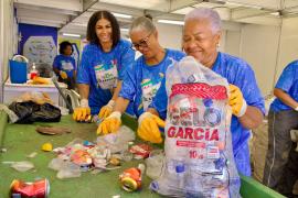Carnaval da Bahia - Central Barra - triagem e pesagem de plásticos e latinhas.jpeg