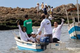 Ação da Sema e do Inema retira cerca de 250 kg de resíduos da praia do Rio Vermelho antes da Festa de Iemanjá