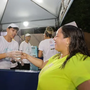 Governo do Estado instala ilhas de hidratação para foliões nos circuitos de Carnaval