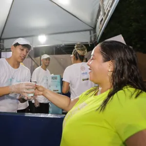 Governo do Estado instala ilhas de hidratação para foliões nos circuitos de Carnaval