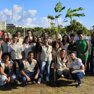 Dia da Árvore: Blitz Verde promove conscientização e sustentabilidade com plantio e distribuição de mudas no CAB