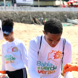 Festa de Iemanjá: Praia do Rio Vermelho recebe mobilização ambiental