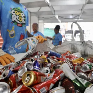 Projeto EcoFolia Solidária já coletou mais de 34 toneladas de materiais recicláveis nos dois primeiros dias de Carnaval