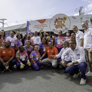 No Politeama, governador visita central de apoio aos catadores e catadoras de recicláveis
