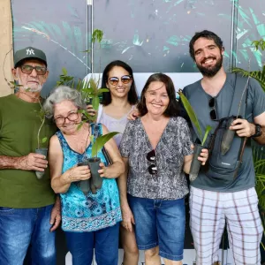 Distribuição de mudas e experiência imersiva atrai público e marca p