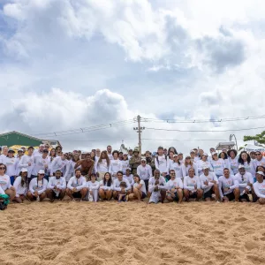 Ação da Sema e do Inema retira cerca de 250 kg de resíduos da praia do Rio Vermelho antes da Festa de Iemanjá