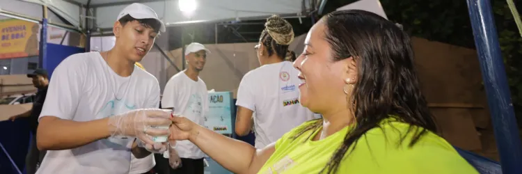 Governo do Estado instala ilhas de hidratação para foliões nos circuitos de Carnaval