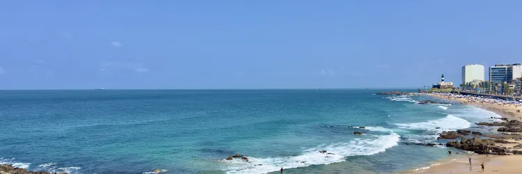 Sol no interior e chuvas no litoral; confira a previsão do tempo e a balneabilidade para o final de semana na Bahia