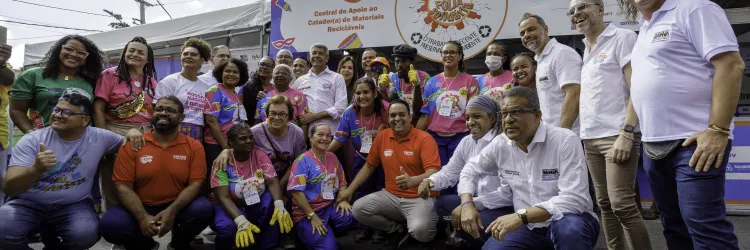 No Politeama, governador visita central de apoio aos catadores e catadoras de recicláveis