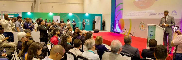 Governo assina decreto e reforça protagonismo na transição energética durante evento internacional