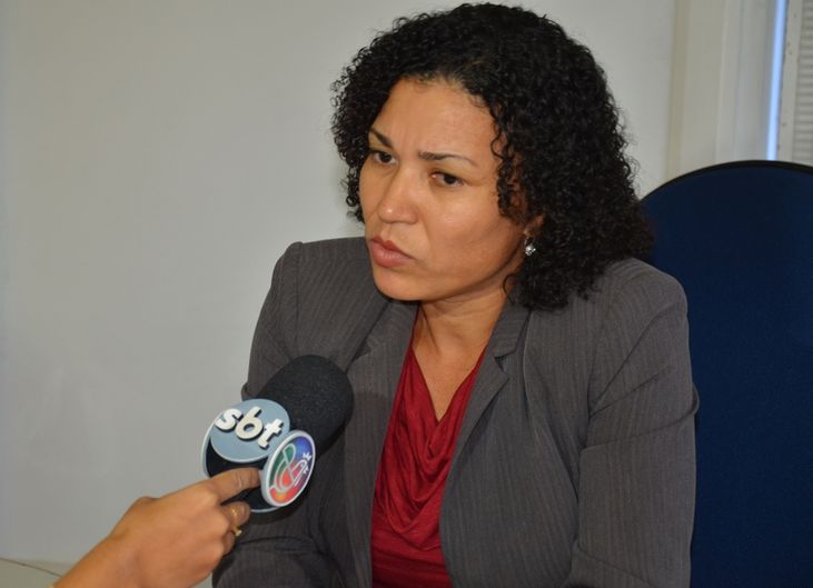 Secretária Lúcia Barbosa