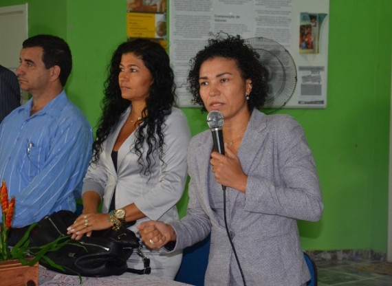 Secretária falando em Ibirapuã