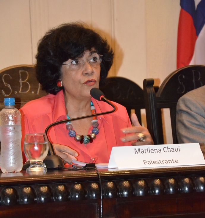 Filósofa Marilena Chauí falou da histórica construção racista da sociedade