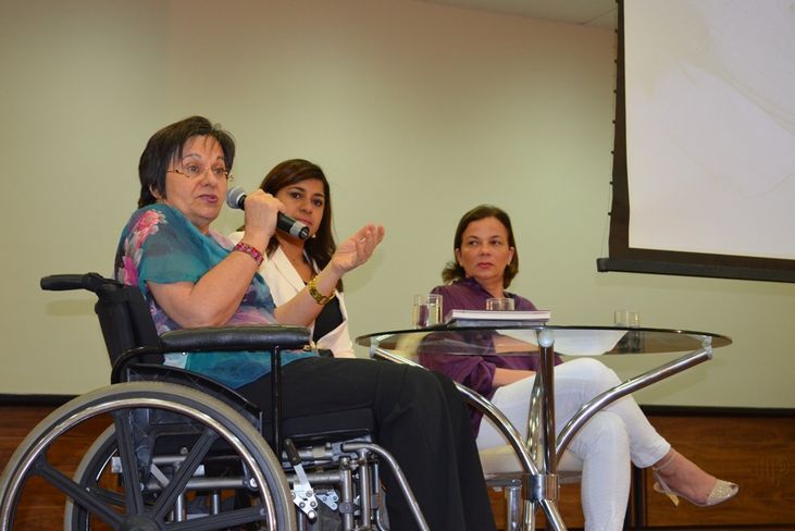 Maria da Penha em visita ao Estado