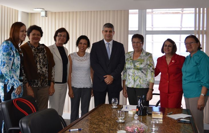 Secretária e Deputadas no Gabinete do Secretário de Segurança Pública
