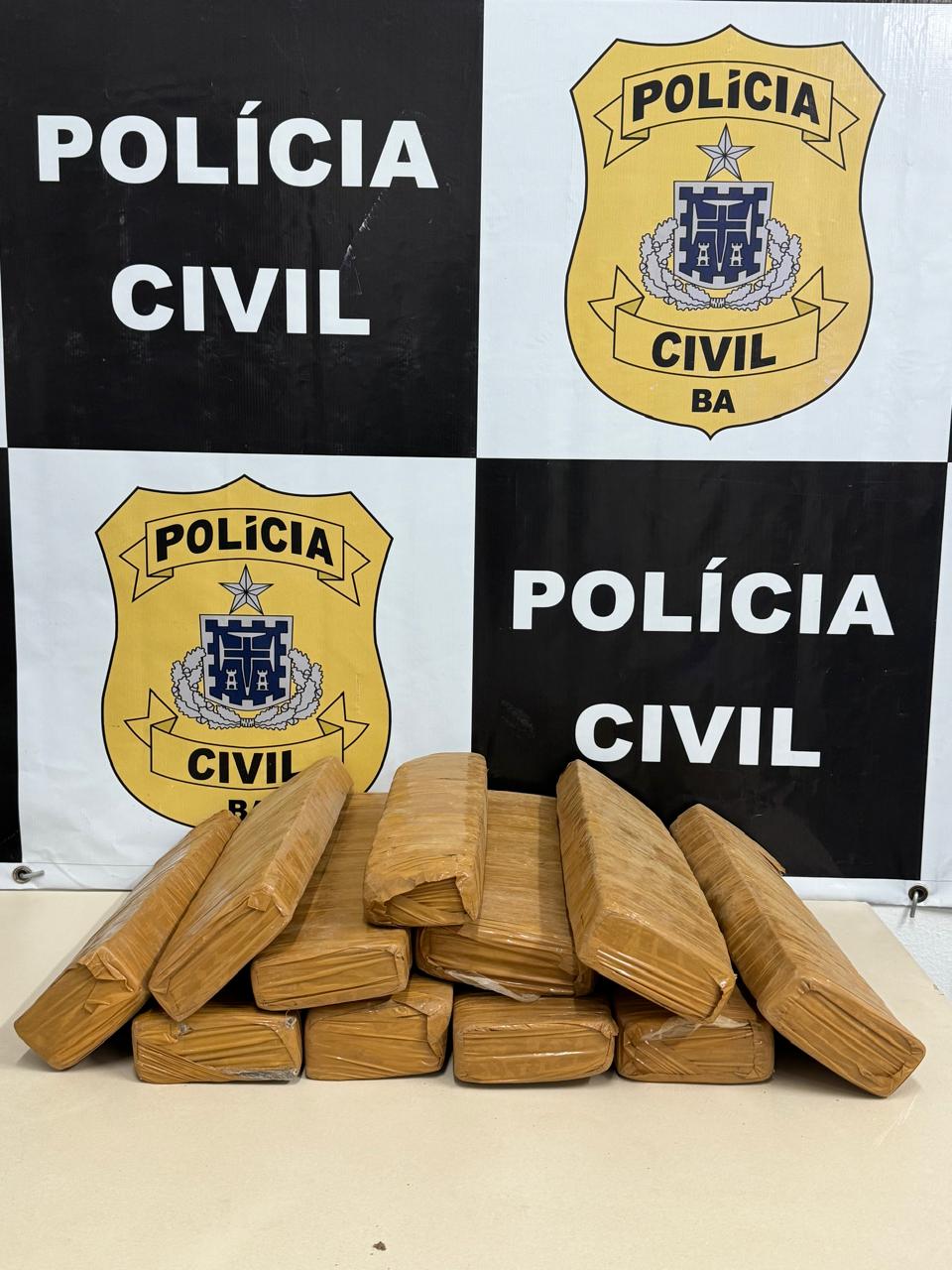 O homem que transportava drogas, armas e munições, para um grupo criminoso, foi preso na região de Quimgoma