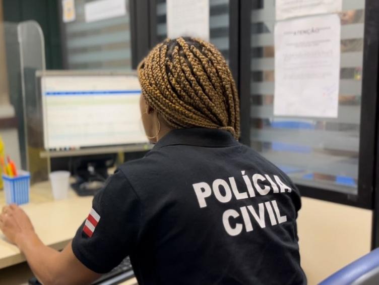 Através do site www.policiacivil.ba.gov.br qualquer pessoa tem acesso a PCBA