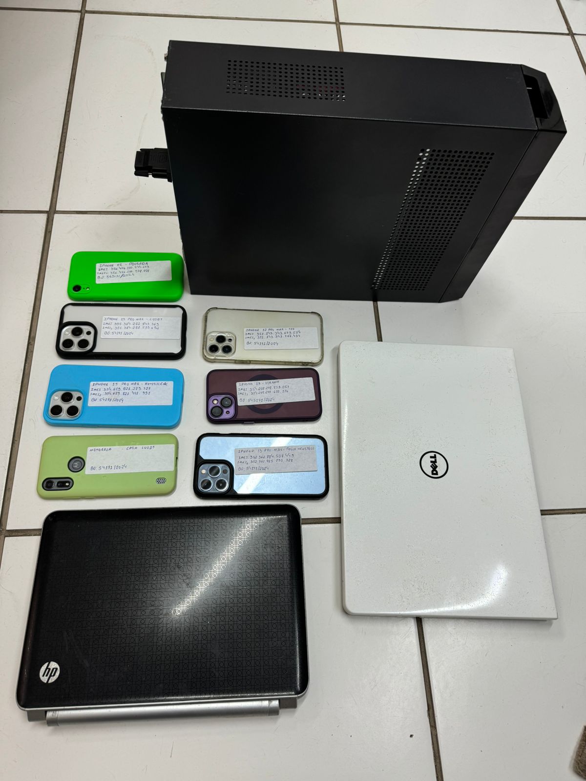 Dispositivos apreendidos na delegacia