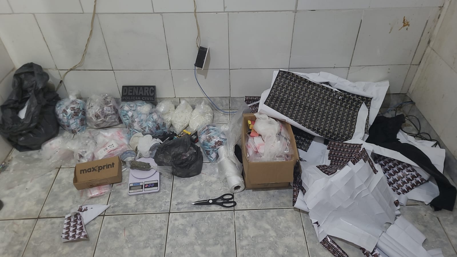 Materiais apreendido em delegacia