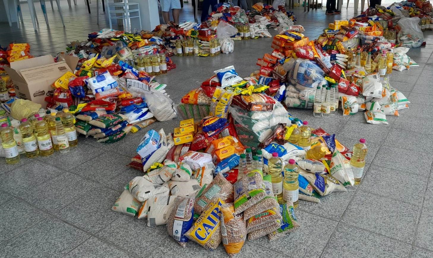 Alimentos arrecadados para doação