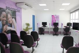 O suspeito desferiu diversos golpes de faca na vítima no bairro de Pernambués e foi preso em Vida Nova, Lauro de Freitas