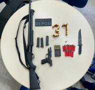 Armas e munições de autor de violência doméstica são apreendidas